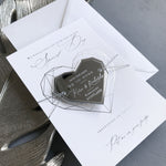 Imán de espejo acrílico con forma de corazón geométrico, tarjeta grabada para guardar la fecha con lámina auténtica