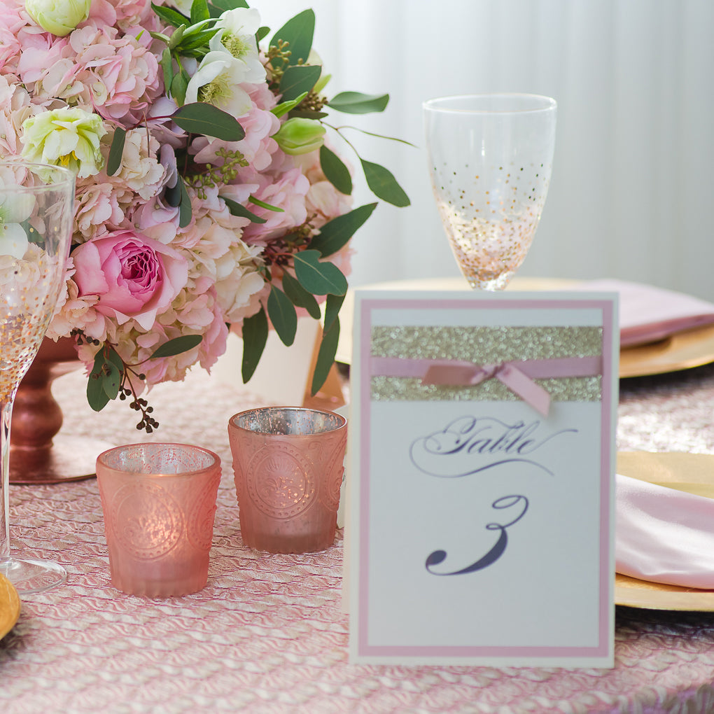 Número de mesa para Opulence Luxury en oro rosa cortado con láser con purpurina dorada y cinta acanalada 